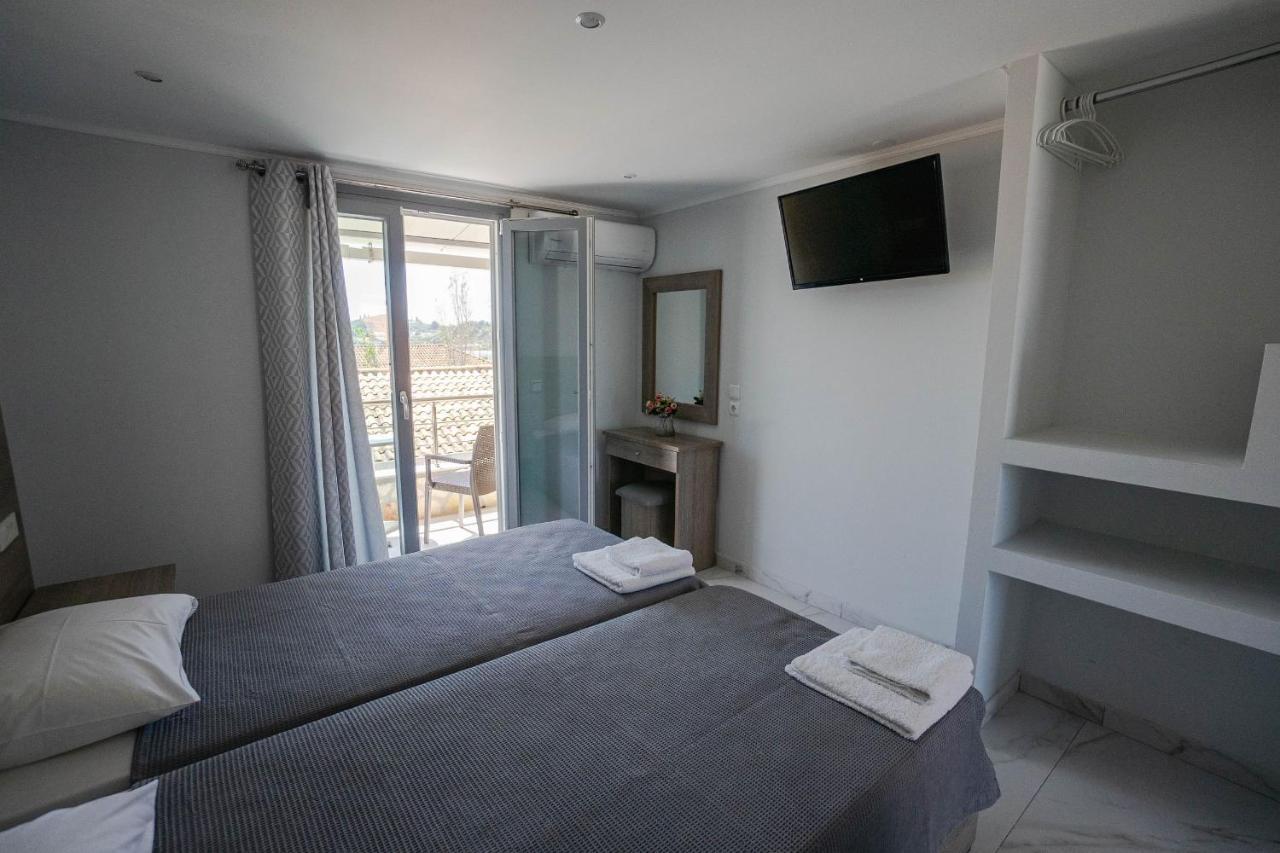 Golden Dolphin Studios & Apartments Алікес Екстер'єр фото