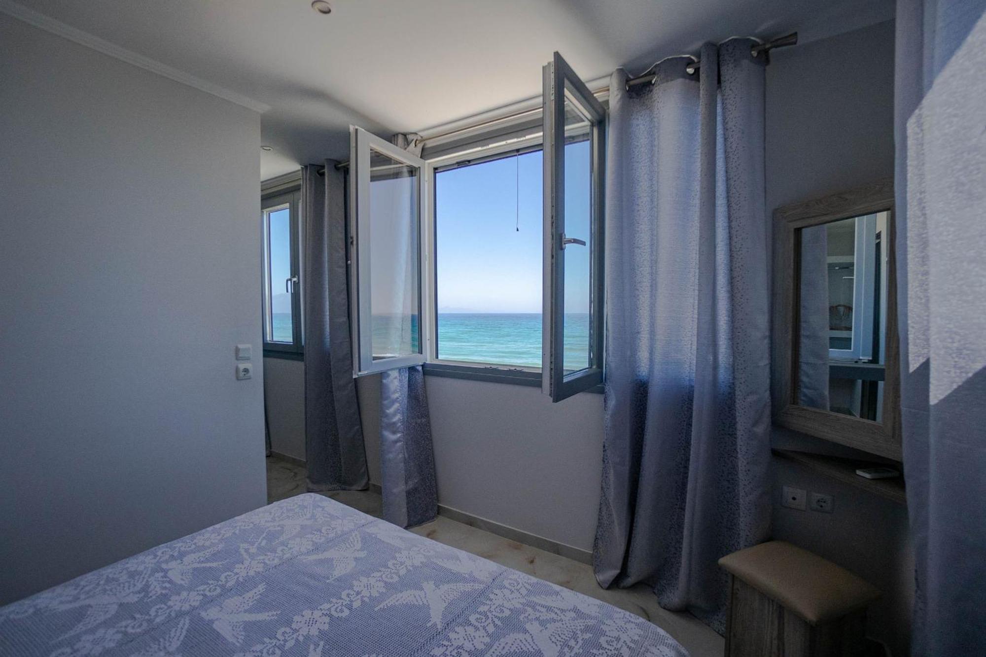 Golden Dolphin Studios & Apartments Алікес Номер фото