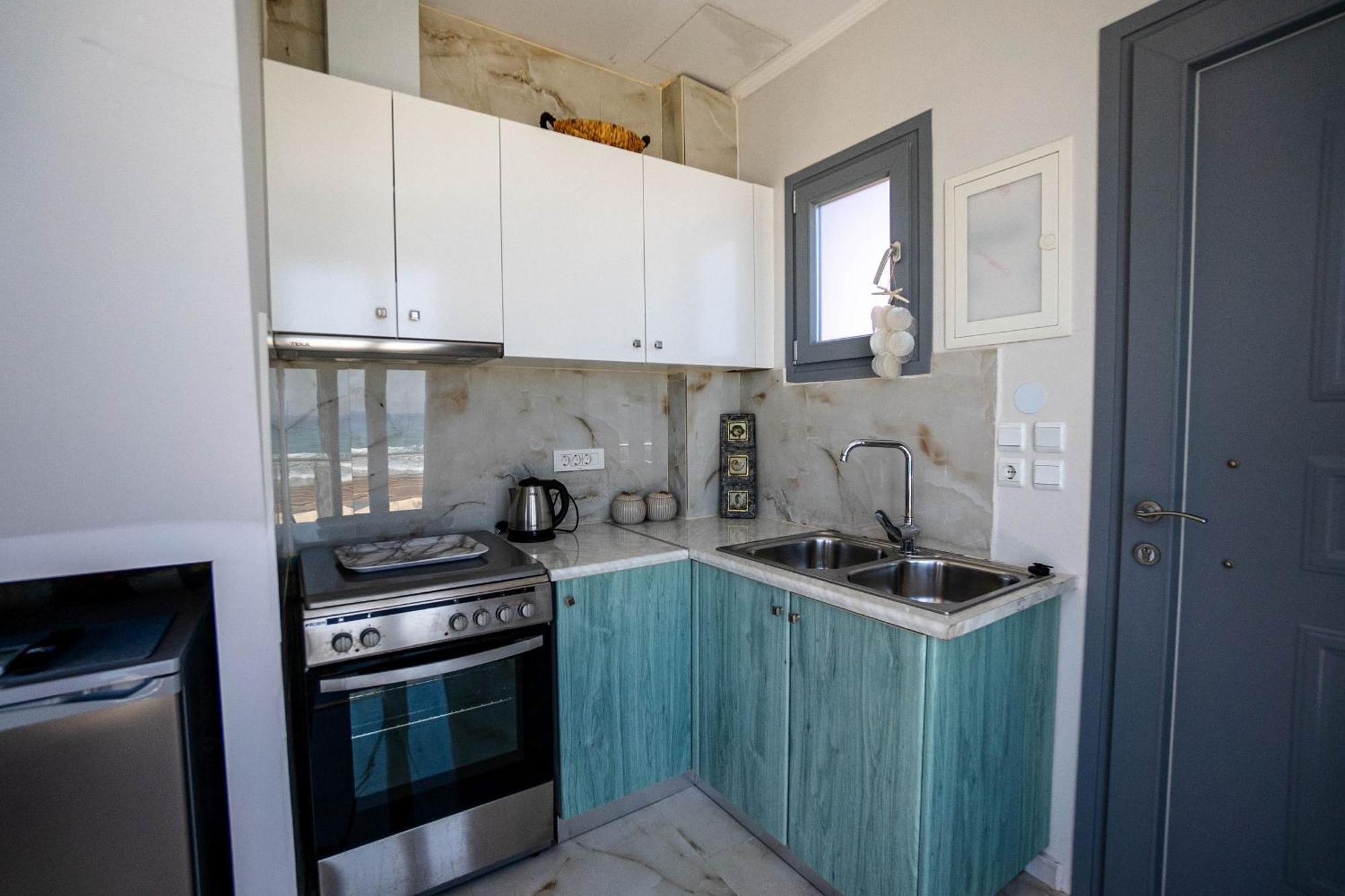 Golden Dolphin Studios & Apartments Алікес Номер фото