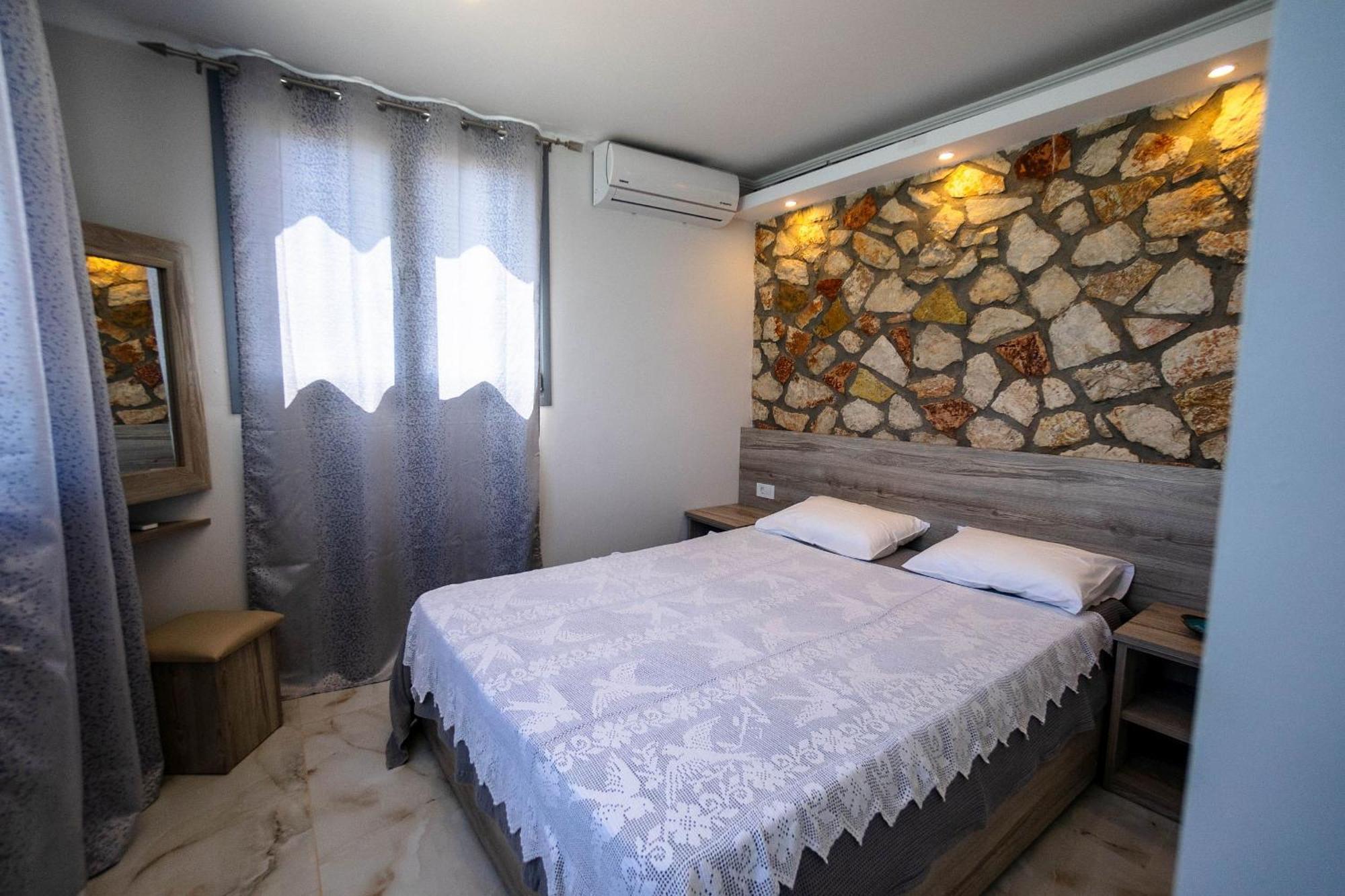 Golden Dolphin Studios & Apartments Алікес Номер фото